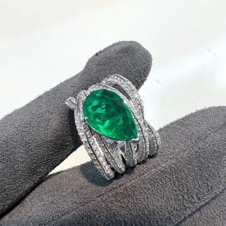 Roman Rope Emerald Ring